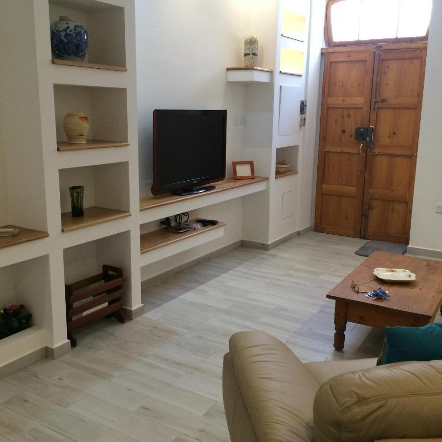 Pawlu Accommodations Слима Экстерьер фото