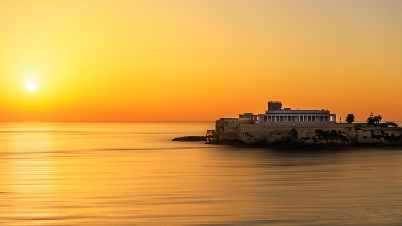 Pawlu Accommodations Слима Экстерьер фото